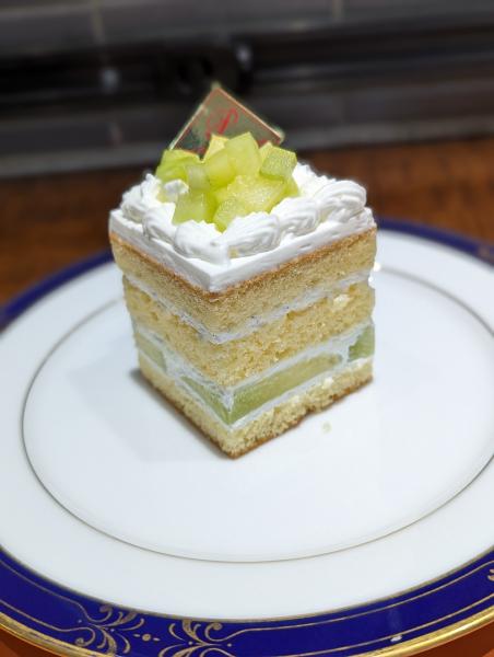 週末ケーキ（メロンショート）.jpg